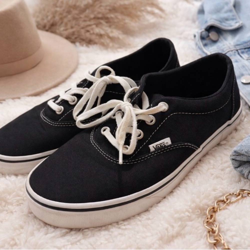 Vans Doheny Black and White Canvas Sneakers Women's Size 9